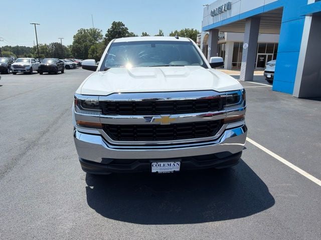 2018 Chevrolet Silverado 1500 — interior view