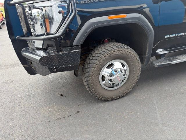 2024 GMC Sierra 3500HD Chassis — interior view