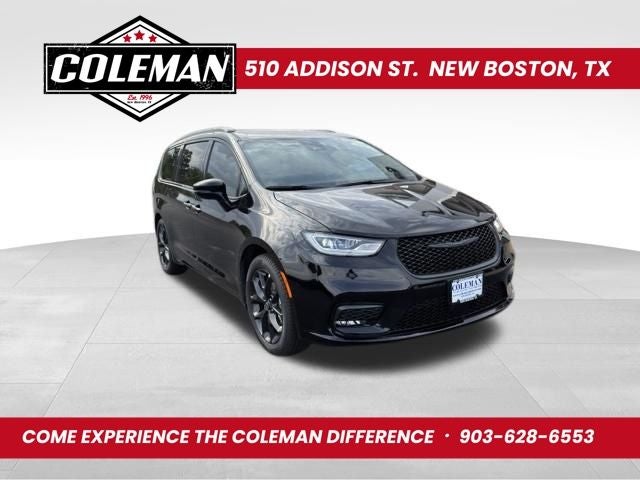 2026 Chrysler Pacifica PACIFICA SELECT in Diamond Black Crystal Pearl-Coat Exterior Paint — front three-quarter view
